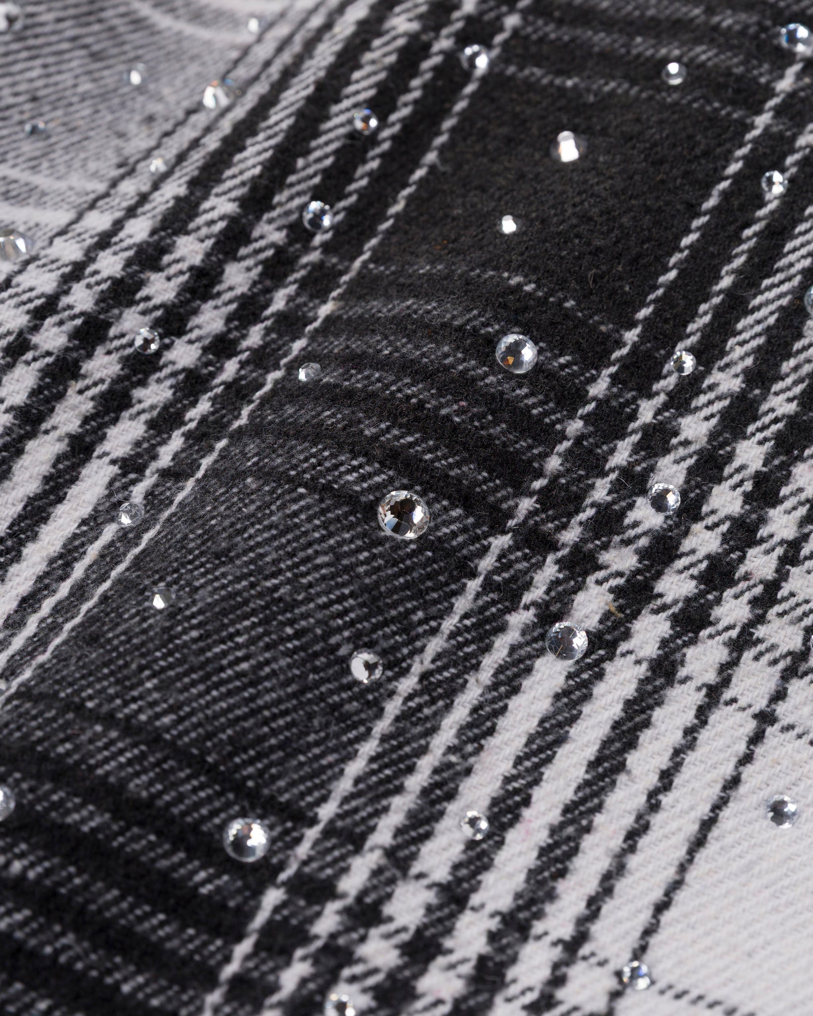 DISTRESSED PLAID RHINESTONE FLANNEL - BLACK/WHITE – Ryoko Rain